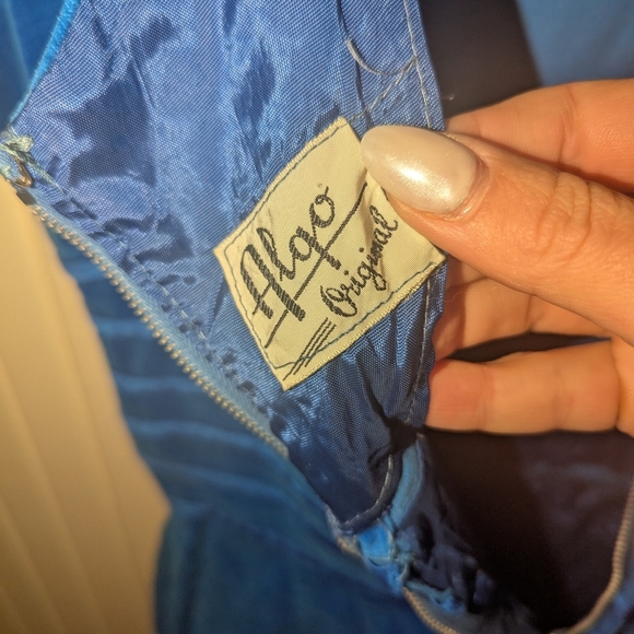 1960s Vintage Blue Velvet Cap Sleeve Mini Dress Cocktail Dress by Algo Original - Picture 3 of 6